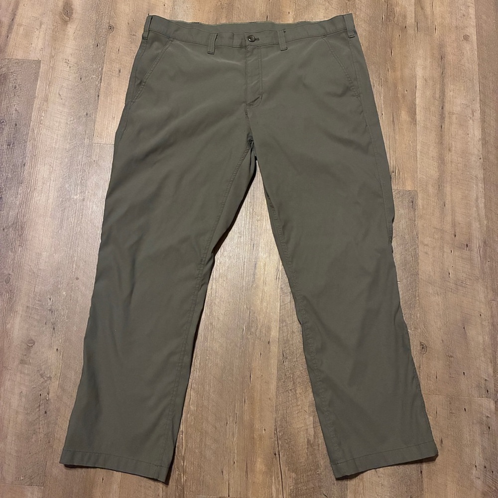 Eddie Bauer khaki/Olive Green Men's “Hiking” Pants